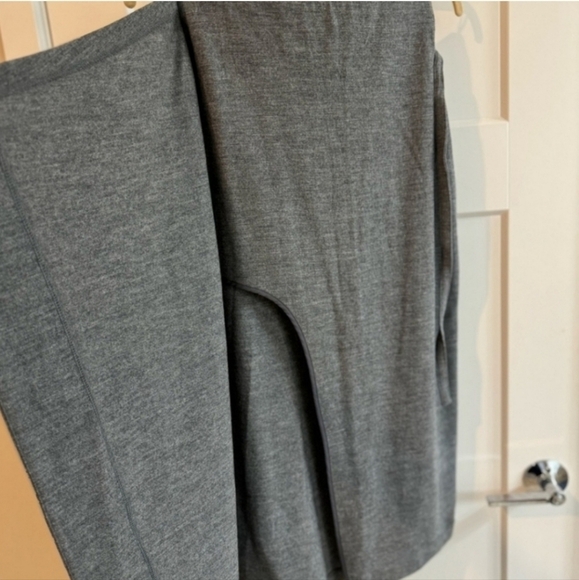 Aritzia Babaton Women's Wool Blend Grey Wrap Skirt Size Small - Picture 7 of 8